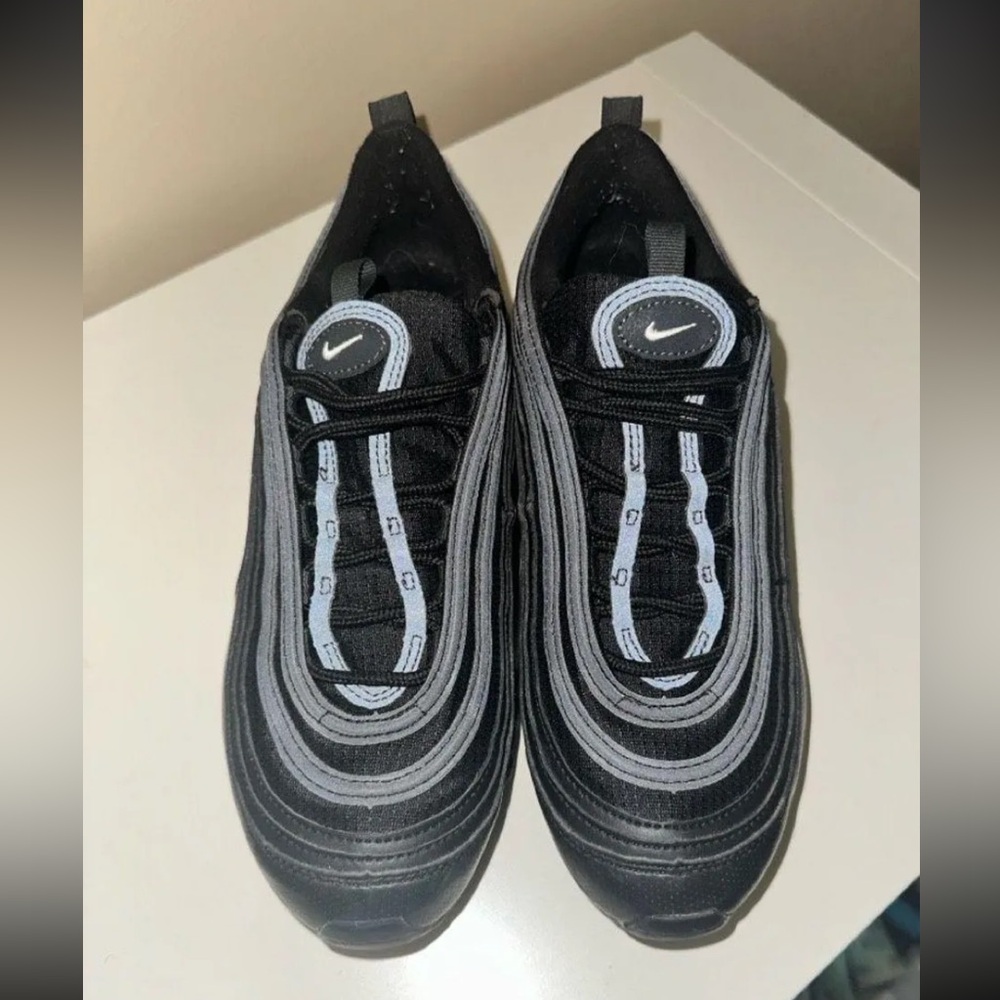 Nike Tennis Shoes